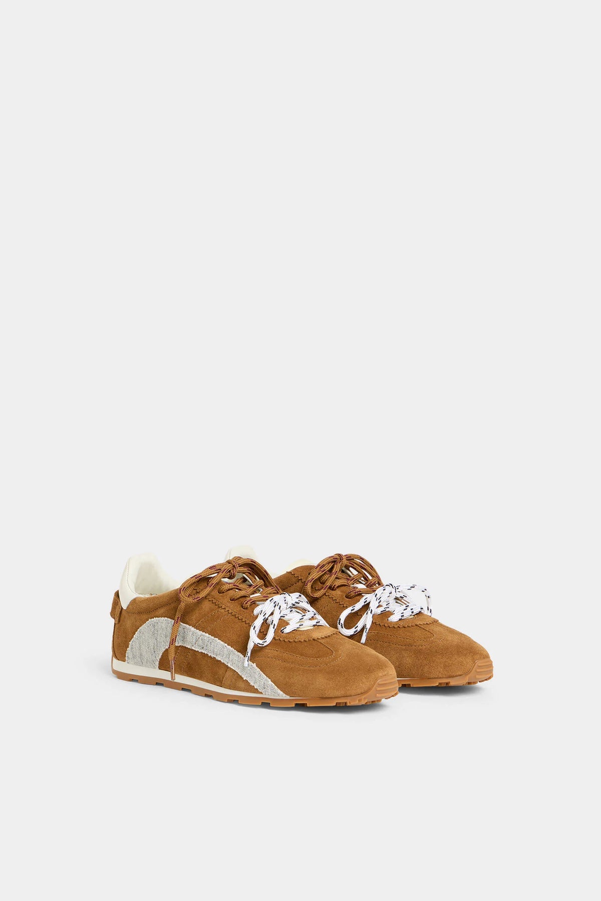 DC-642 Sneakers